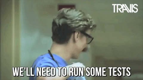 un docteur qui dit "nous allons faire quelques tests" pour représenter le fait d'identifier les symptomes des maladies et syndromes entreprenariales